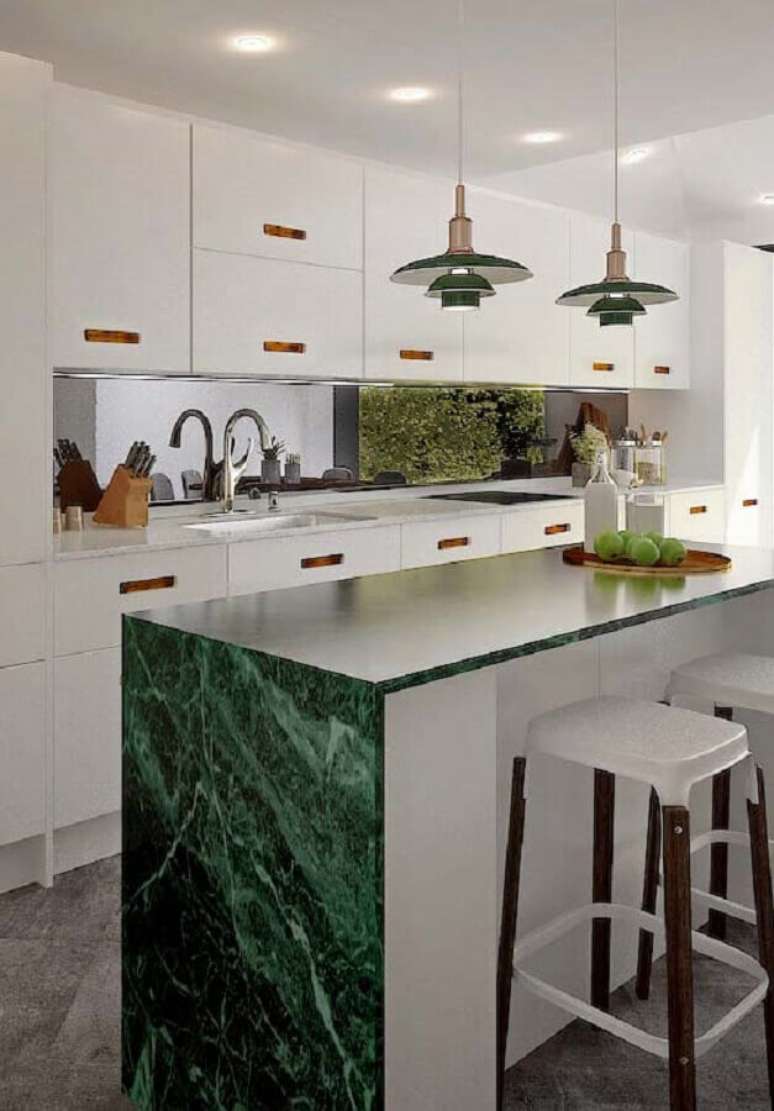 47. M&aacute;rmore verde de pedra para bancada de cozinha com ilha planejada &ndash; Foto Houzz