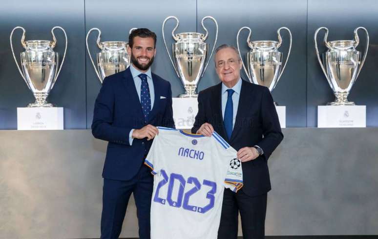 Nacho assinou por mais dois anos com o Real Madrid (Foto: Pedro Castillo / Real Madrid)