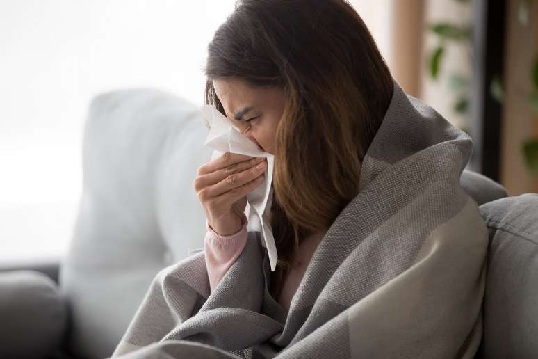 Algumas atitudes podem evitar ou reduzir a proliferação de doenças infecciosas e a piora dos sintomas respiratórios