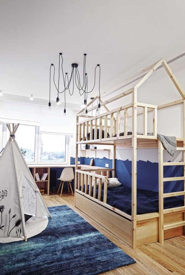 14. Beliche de madeira em formato de casinha para quarto infantil – Foto Pinterest