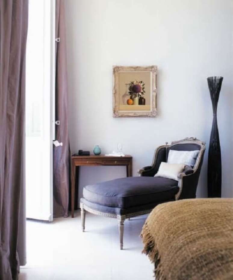 22. Poltrona divã com acabamento provençal. Fonte: Pinterest