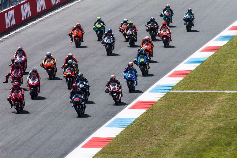 A largada da MotoGP em Assen 