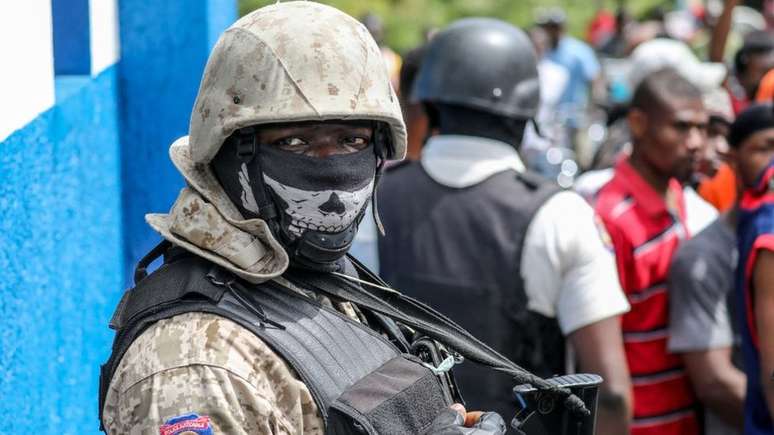 A pol&iacute;cia ainda est&aacute; buscando os mentores do assassinato