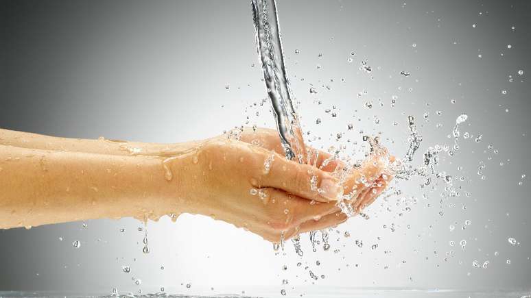 A desidratação tem sido associada a distúrbios urológicos, gastrointestinais, circulatórios e neurológicos