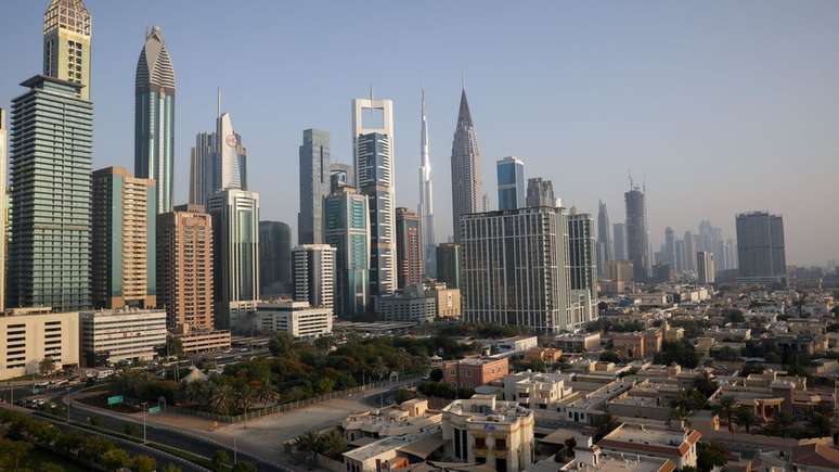 A posi&ccedil;&atilde;o de Dubai como centro comercial preeminente da regi&atilde;o est&aacute; sendo desafiada