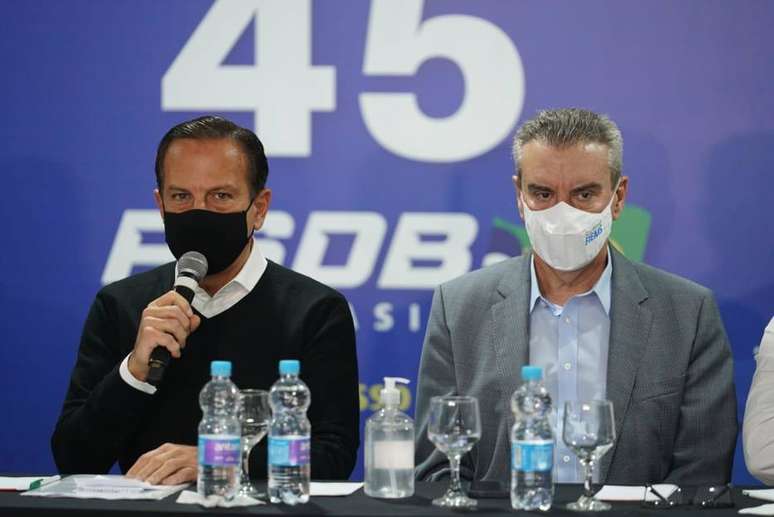 O governador de São Paulo, João Doria, e o governador do Mato Grosso do Sul, Reinaldo Azambuja, em evento de prévias do PSDB em Campo Grande. 