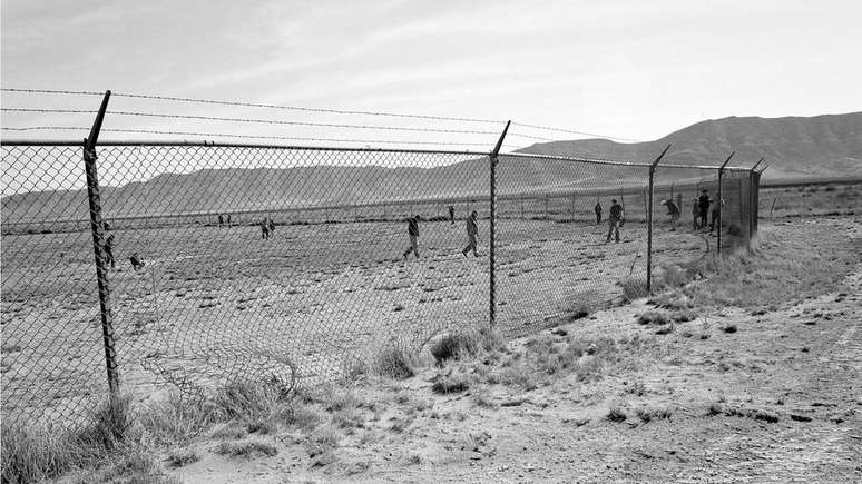 Local do primeiro teste nuclear dos EUA, no Novo México, em 1945; "O conhecimento nuclear se converteu em um conhecimento proibido e, portanto, maldito."