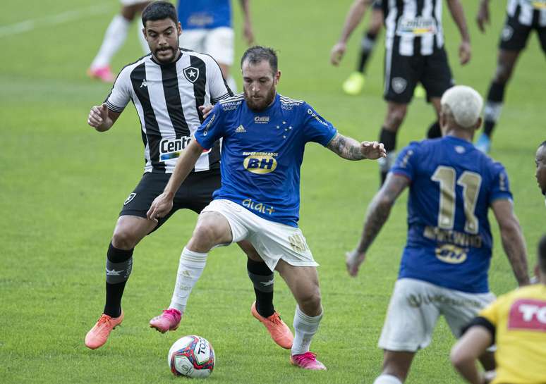 Botafogo e Cruzeiro estariam de olho em virada de mesa no Brasileiro