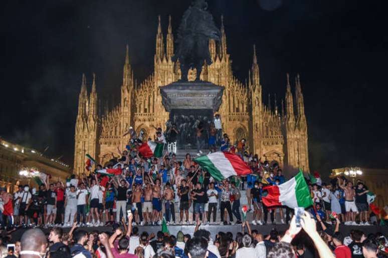 Comemorações na Piazza del Duomo, centro de Milão