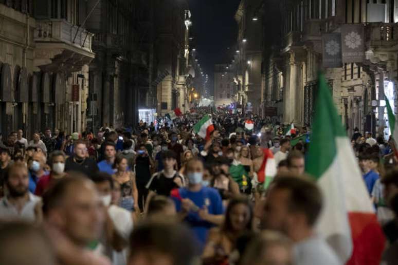Festa da torcida italiana em Roma