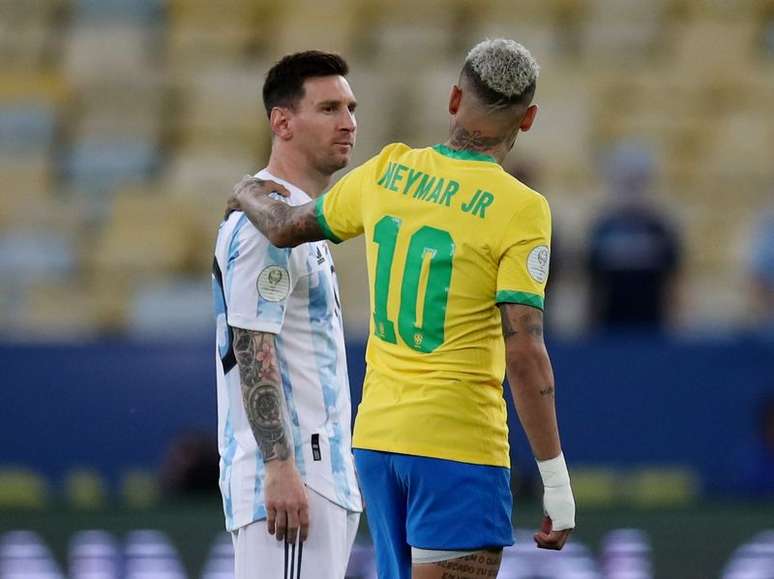 Neymar e Messi durante a final da Copa América entre Brasil e Argentina no Maracanã
10/07/2021 REUTERS/Ricardo Moraes