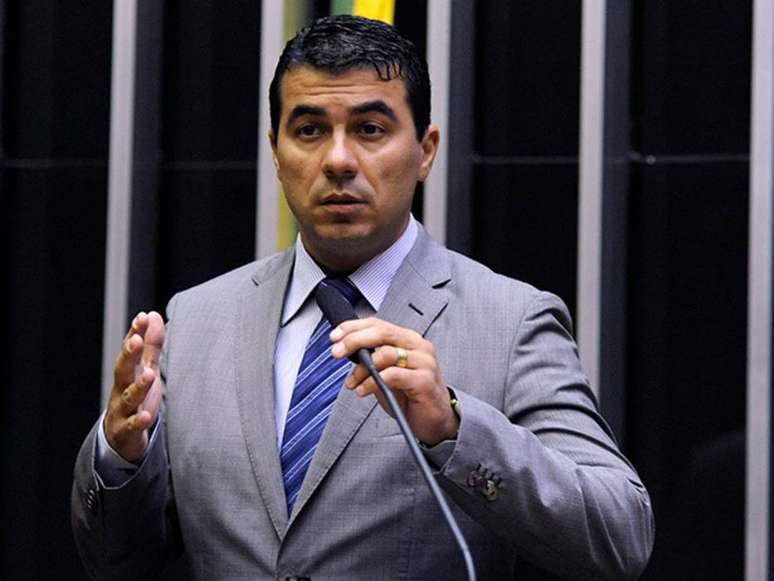Deputado Luis Miranda foi quem denunciou a fraude na compra de milhões de doses da Covaxin.