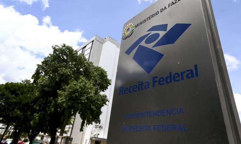 Receita Federal prevê ganho de arrecadação de R$ 6,15 bilhões com o impacto acumulado, de 2022 a 2024, do projeto de lei que altera o IR. 