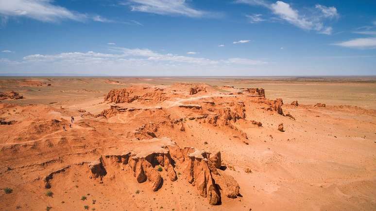 As rotas comerciais pelo deserto de Gobi podem ter espalhado o mito de criaturas fantásticas, alimentado pela descoberta de fósseis de dinossauros