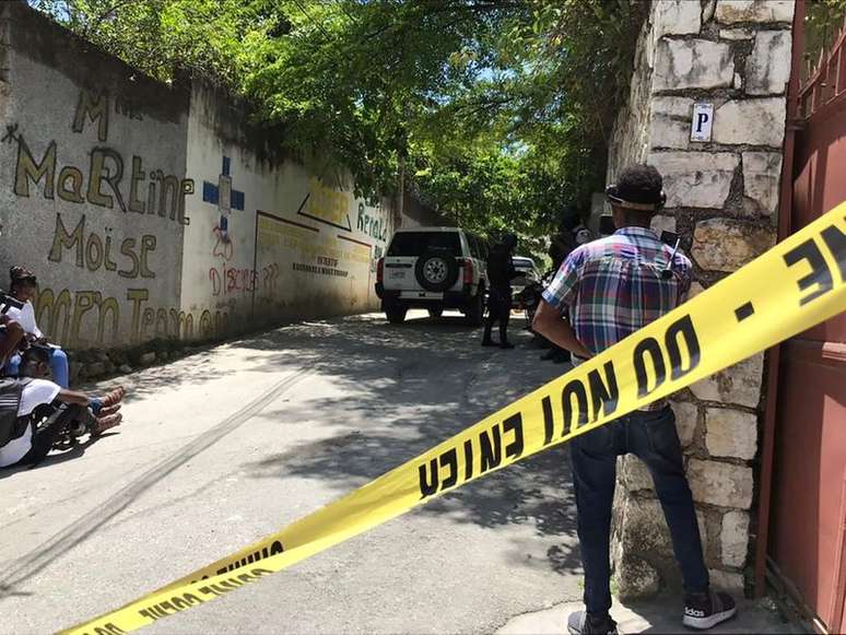 Local isolado perto da resid&ecirc;ncia do presidente do Haiti, Jovenel Moise, que foi morto dentro de casa
07/07/2021
REUTERS/Estailove St-Val