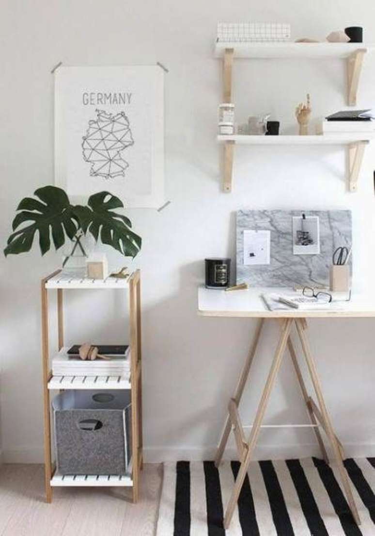 34. Mesa de escrit&oacute;rio com cavalete &ndash; Foto Organization Imageine