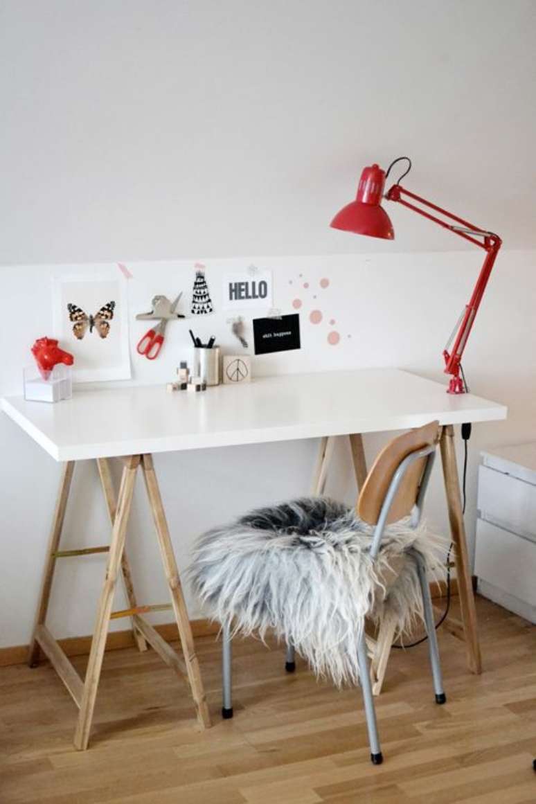 59. Moveis com cavalete e decora&ccedil;&atilde;o charmosa &ndash; Foto Pinterest