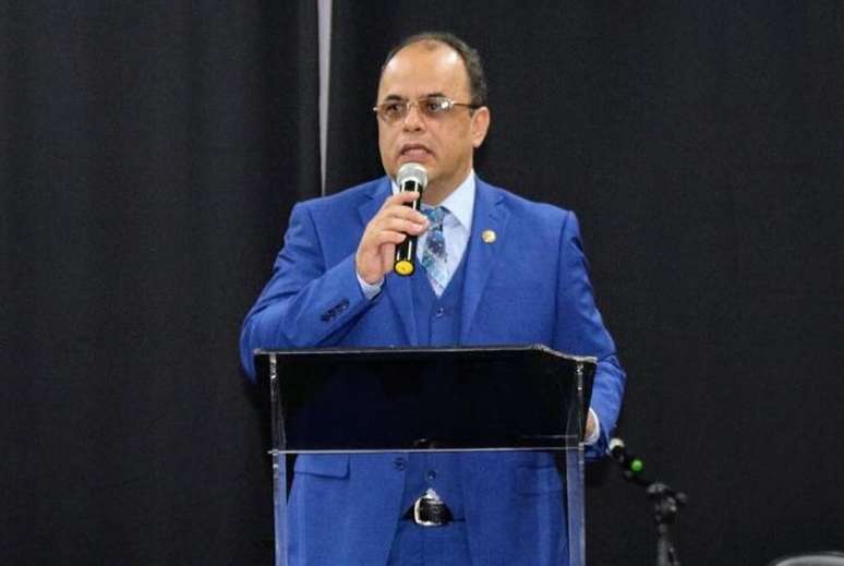 Reverendo Amilton Gomes de Paula 