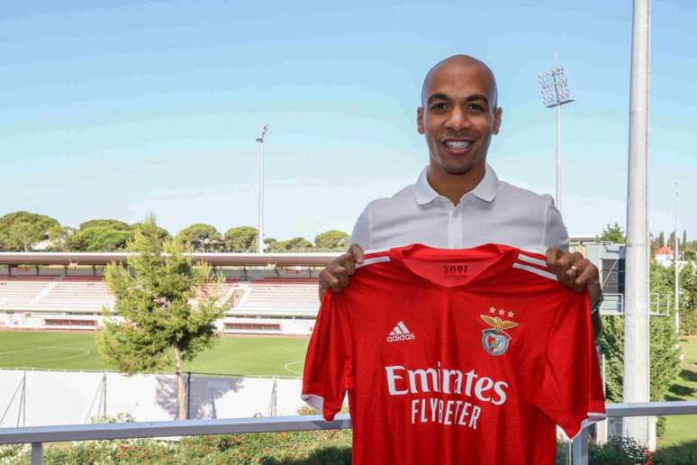 João Mário foi apresentado e já treinou com os novos companheiros (Foto: Tânia Paulo / SL Benfica)