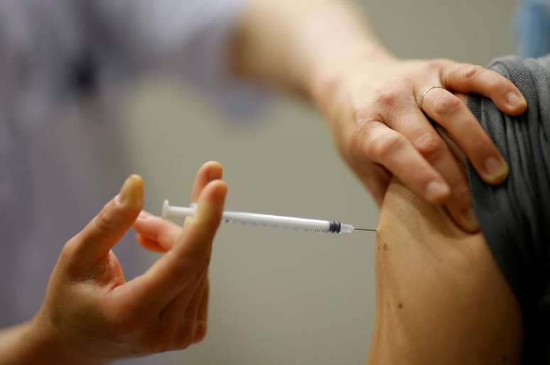 Campanha de vacinação contra Covid-19 em Angers
 13/4/2021   REUTERS/Stephane Mahe