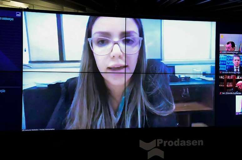 Emanuela Medrades, diretora técnica da Precisa Medicamentos, em pronunciamento via videoconferênica no Senado.