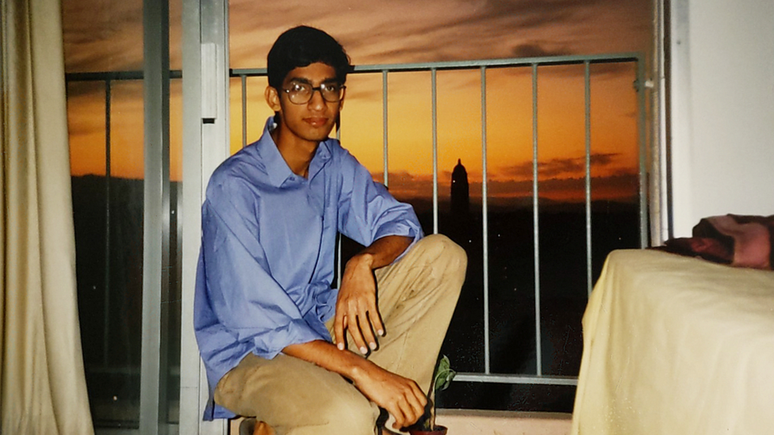 Sundar Pichai em um dormit&oacute;rio da Universidade de Stanford em 1994