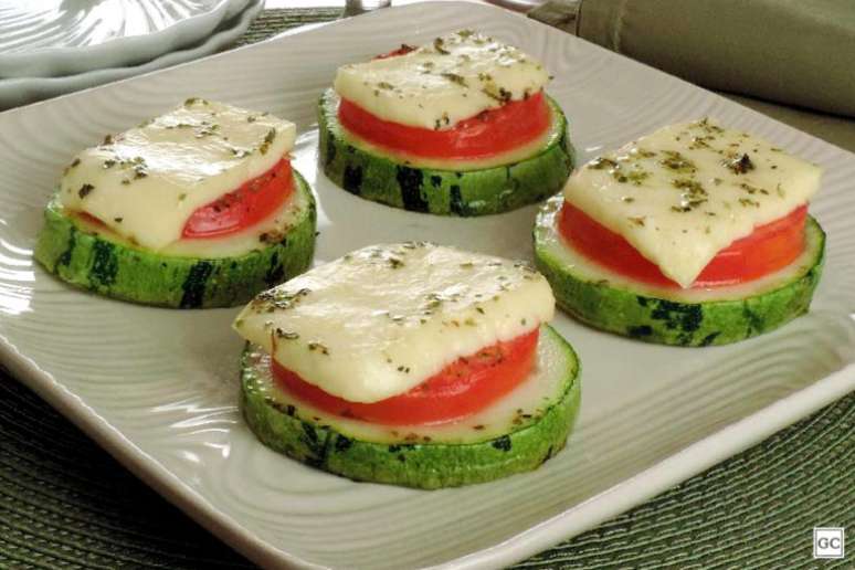 Guia da Cozinha - Bruschetta de abobrinha pronta em 25 minutos