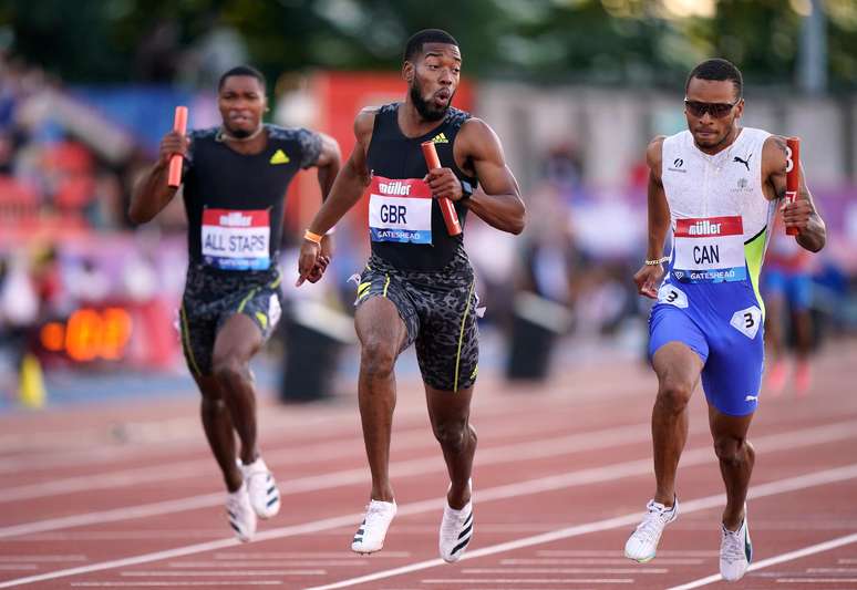 Britânico Nethaneel Mitchell-Blake fecha revezamento em primeiro lugar na prova dos 4x100m em Gateshead