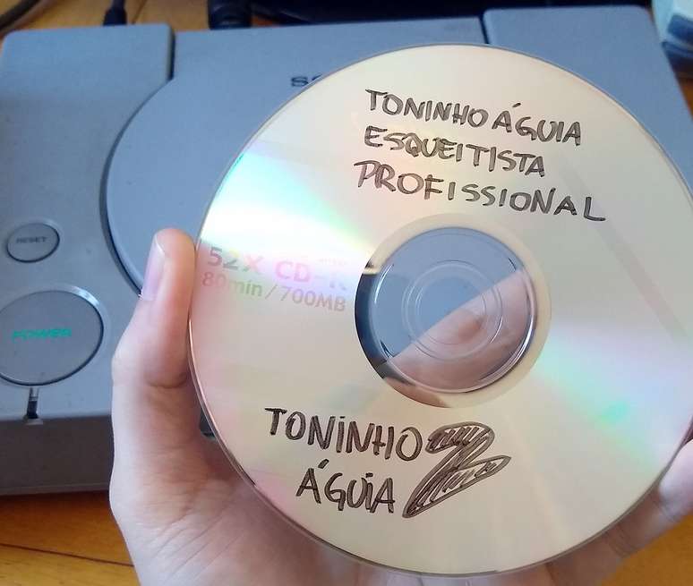 A procedência deste CD de PS One mais do que duvidosa