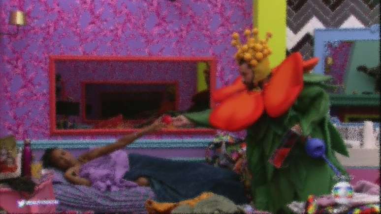 Na web, internautas n&atilde;o perdoaram o momento.