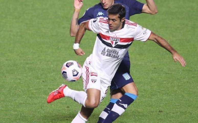 Eder saiu ainda no primeiro tempo do empate do São Paulo contra o Racing (Foto: Paulo Pinto / saopaulofc.net)