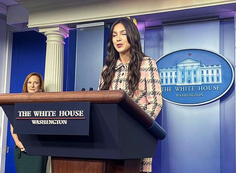 Cantora Olivia Rodrigo pede que jovens se vacinem 
 14/7/2021   REUTERS/Steve Holland