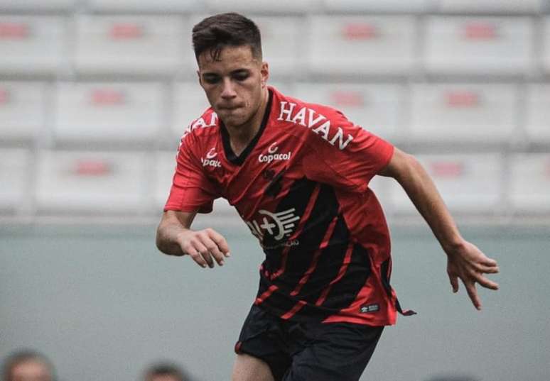 Jogador atuou 17 na estreia da equipe (Divulgação/Athletico-PR)