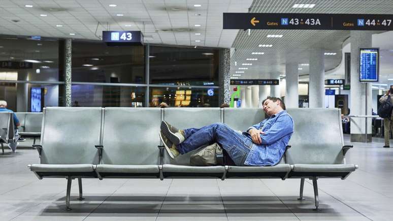 O chamado 'jet lag', um desajuste no tempo do corpo, é comum em pessoas que viajam