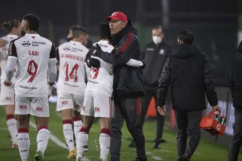 Renato Gaúcho comemora gol com Michael (Foto: Alexandre Vidal/Flamengo)