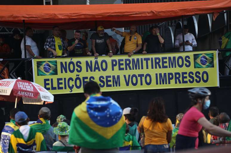 Deputados vão tentar derrubar proposta do voto impresso nesta sexta-feira