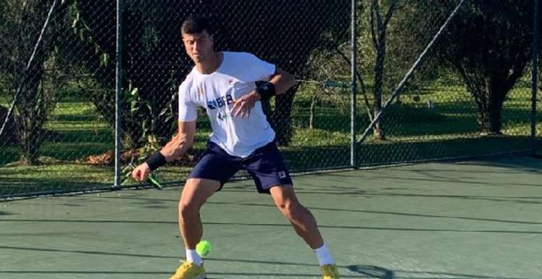 João Menezes finaliza fase de treinos em Itajaí antes de embarcar para Tóquio Divulgação