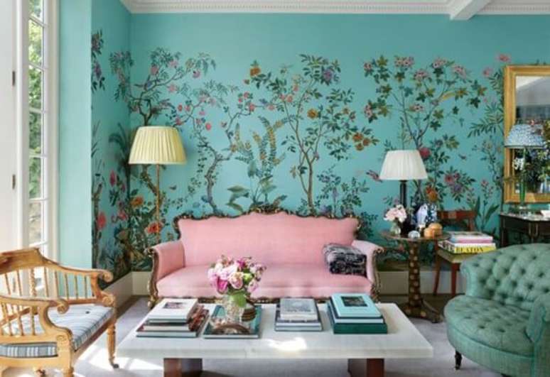 12. Sof&aacute; rosa vintage com acabamento em tom dourado. Fonte: Blog Vera Moraes