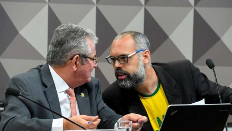 O blogueiro Allan dos Santos na CPI das Fake News 