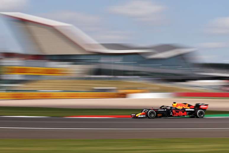 Max Verstappen sobrou no treino livre 1 do GP da Inglaterra 