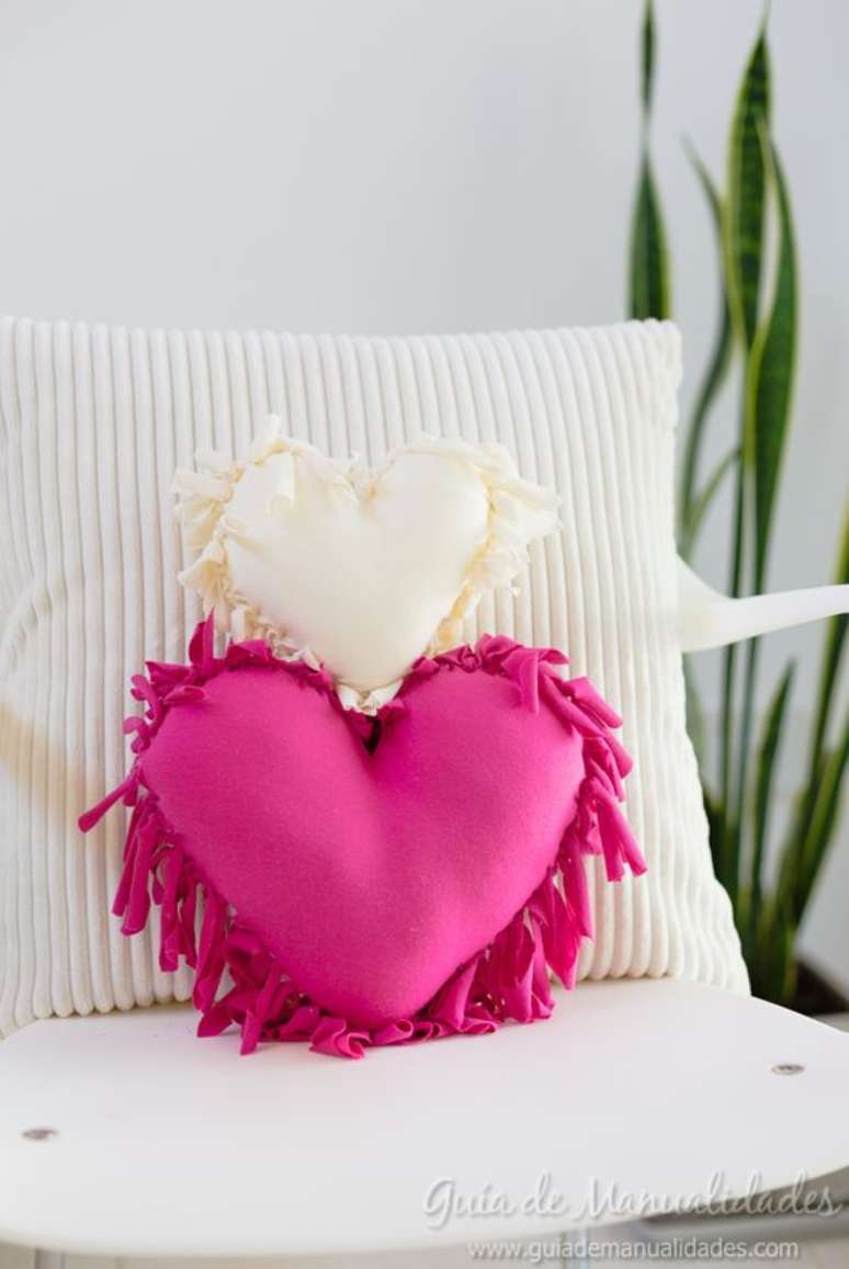 38. Almofadas divertidas de cora&ccedil;&atilde;o DIY &ndash; Foto Pinterest