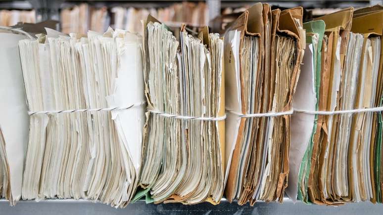 Arquivos da Stasi foram tornados p&uacute;blicos ap&oacute;s a reunifica&ccedil;&atilde;o da Alemanha