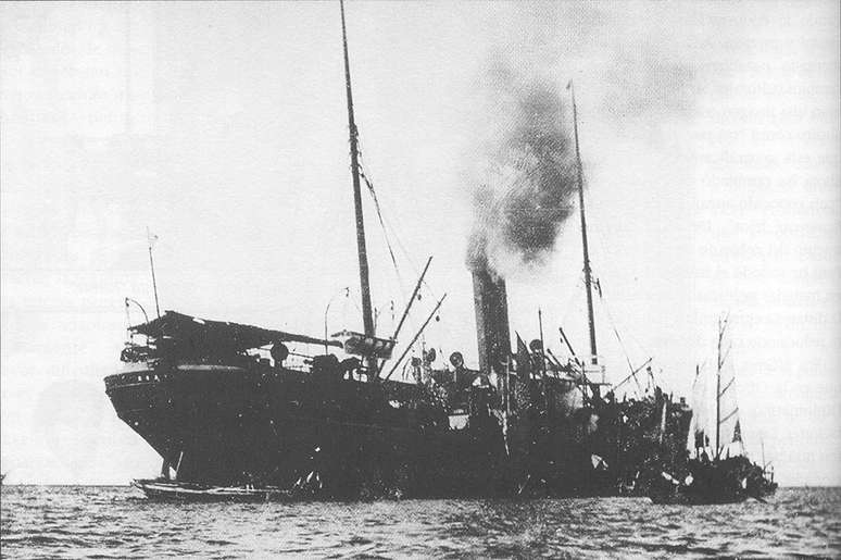 O segundo maior destino latino-americano para migrantes japoneses foi o Peru. Em 1899, 790 homens desembarcaram do navio Sakura Maru no porto de Callao, pr&oacute;ximo a Lima