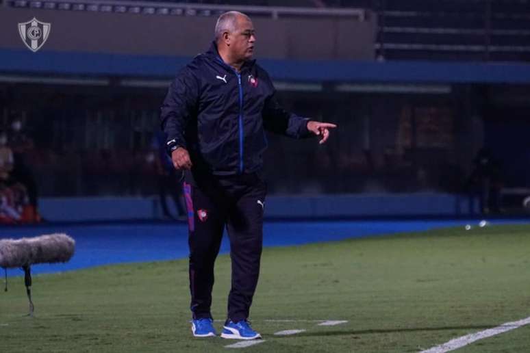 Francisco Arce é técnico do Cerro Porteño desde o fim de 2019 (Foto: Divulgação/Cerro Porteño)