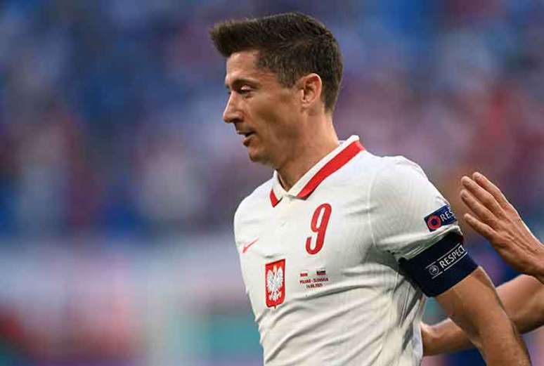 Lewandowski está na mira de clubes ingleses (Foto: Kirill KUDRYAVTSEV / POOL / AFP)