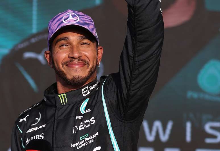 Lewis Hamilton colou em Max Verstappen na classificação da F1 após GP da Inglaterra 