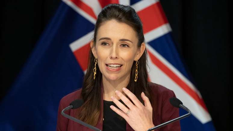 O desempenho da premiê da Nova Zelândia, Jacinda Ardern, chamou atenção de pesquisadores brasileiros