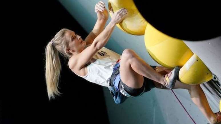 A brit&acirc;nica Shauna Coxsey come&ccedil;ou a escalar aos quatro anos de idade depois de ver a alpinista francesa Catherine Destivelle na TV