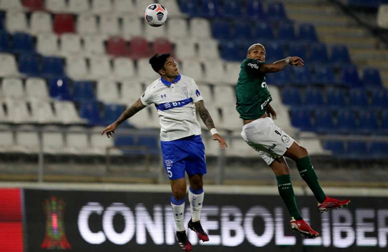 O Palmeiras venceu a Universidad Católica por 1 a 0 no jogo de ida (Foto: PABLO SANHUEZA / POOL / AFP)