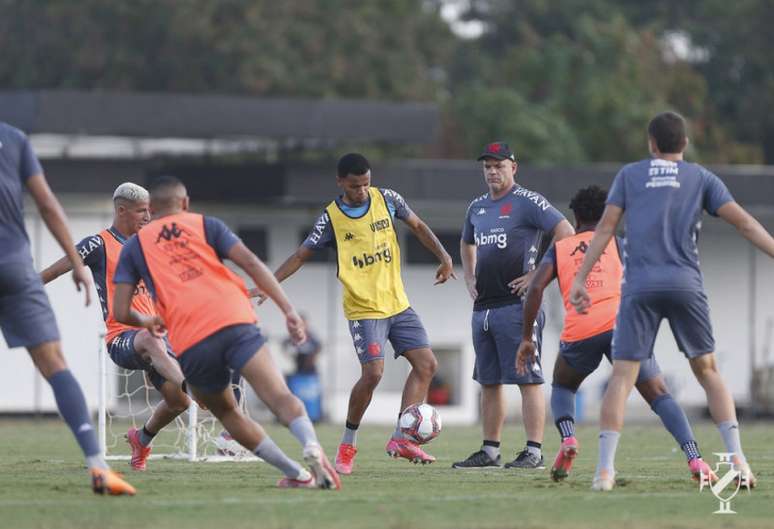 O Vasco vive dias de busca por um novo treinador após demitir Marcelo Cabo nesta segunda (Rafael Ribeiro/Vasco)